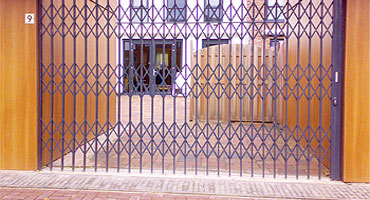 Collapssible Gates Suppliers